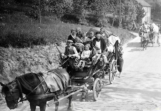 transport réfugiés mosellan en charette 1939